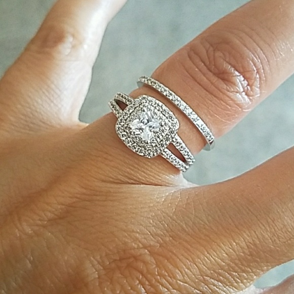 Engagement Ring with Wedding Band 2pcs set - Picture 4 of 8